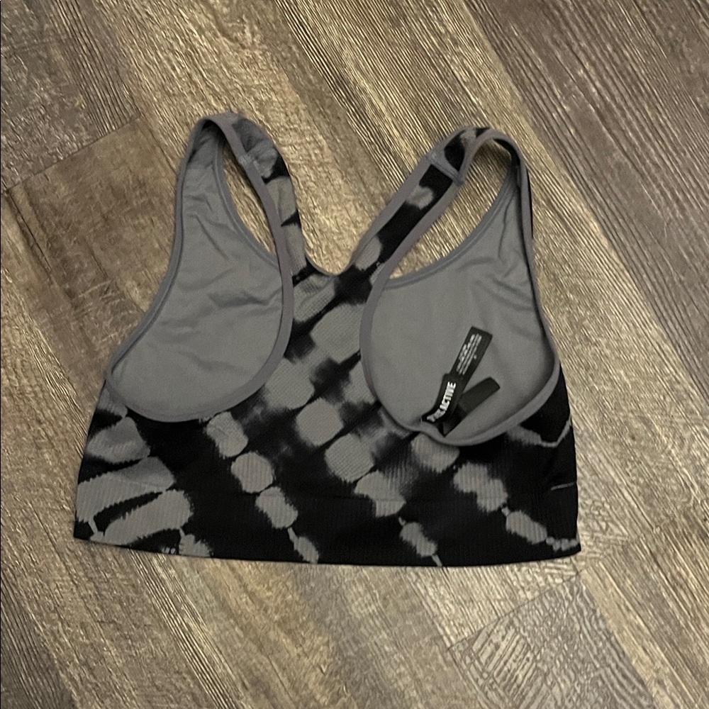 PINK Victoria's Secret Monochrome Tie-Dye Sports Bra - Picture 2 of 4